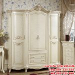 https://furnitureklasikan.com/wp-content/uploads/2018/03/lemari-pakaian-classic-4-pintu-modern.jpg